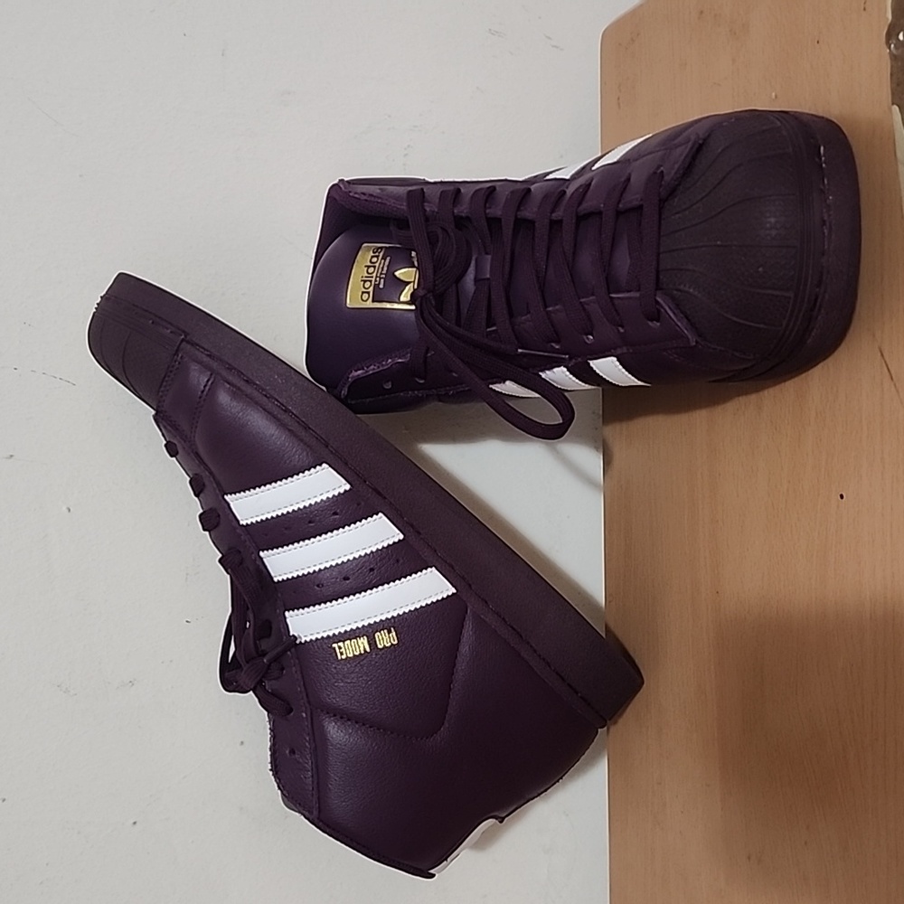 Mens Adidas Original Pro Model size 10 Plum Purple , white and gold.